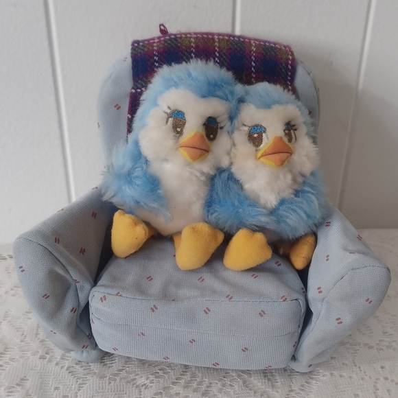 Vintage Other - Birds On Couch Plush